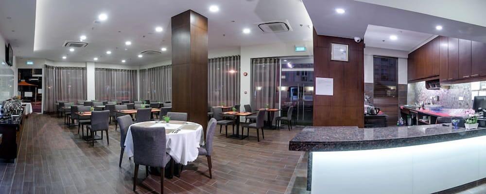 Keoja Hotel Kuala Belait Exteriör bild
