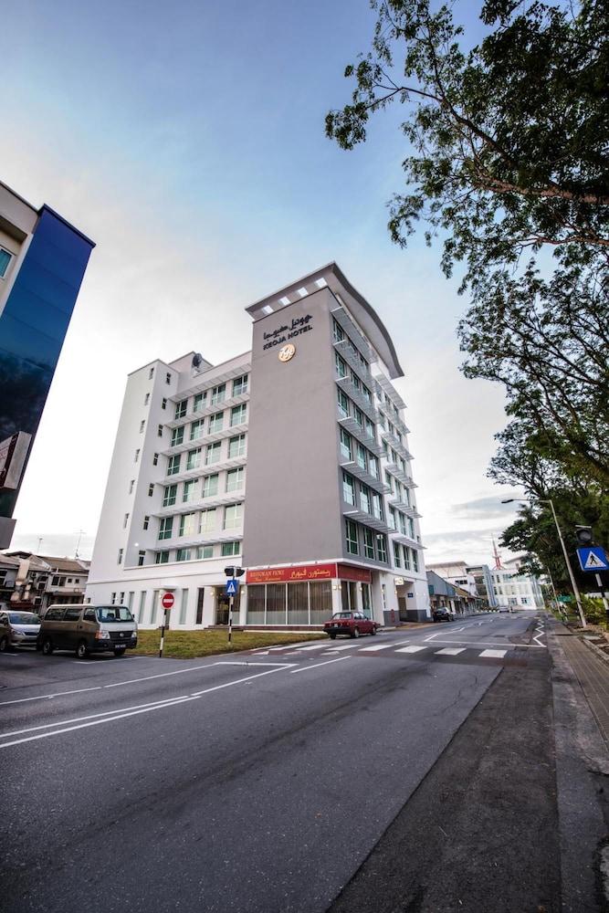Keoja Hotel Kuala Belait Exteriör bild