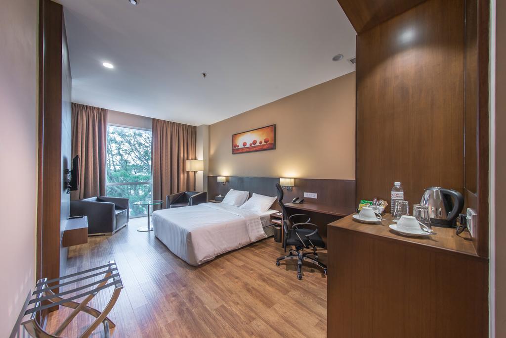 Keoja Hotel Kuala Belait Exteriör bild