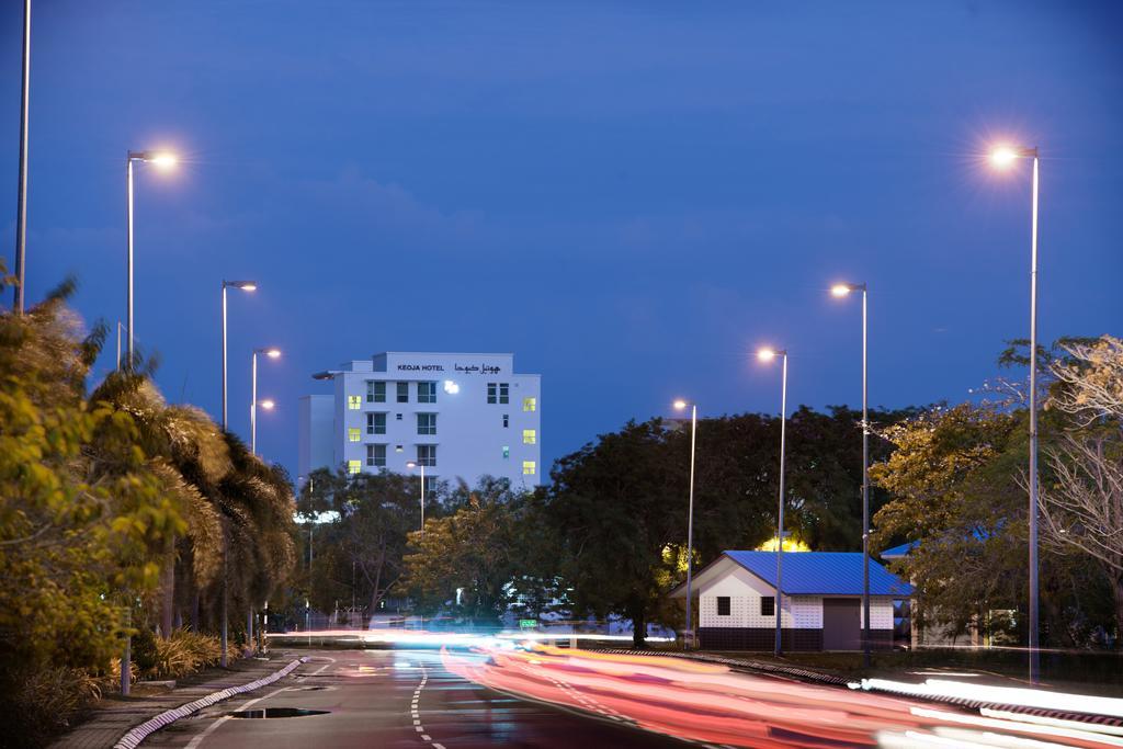 Keoja Hotel Kuala Belait Exteriör bild