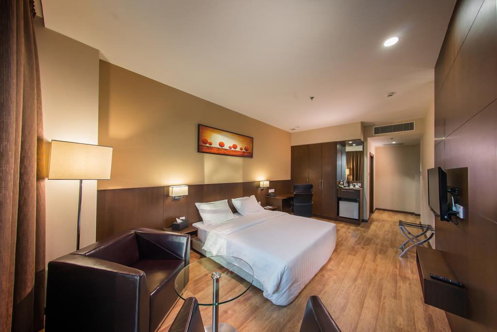 Keoja Hotel Kuala Belait Exteriör bild