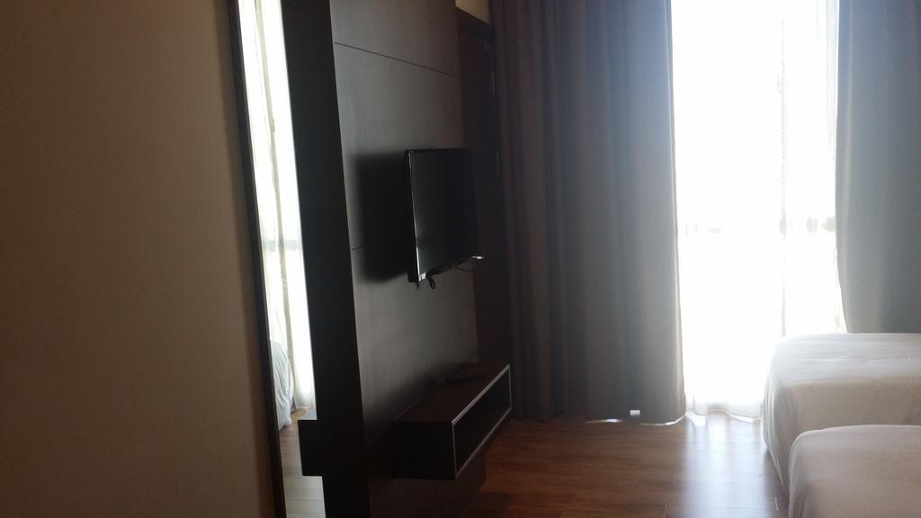 Keoja Hotel Kuala Belait Exteriör bild