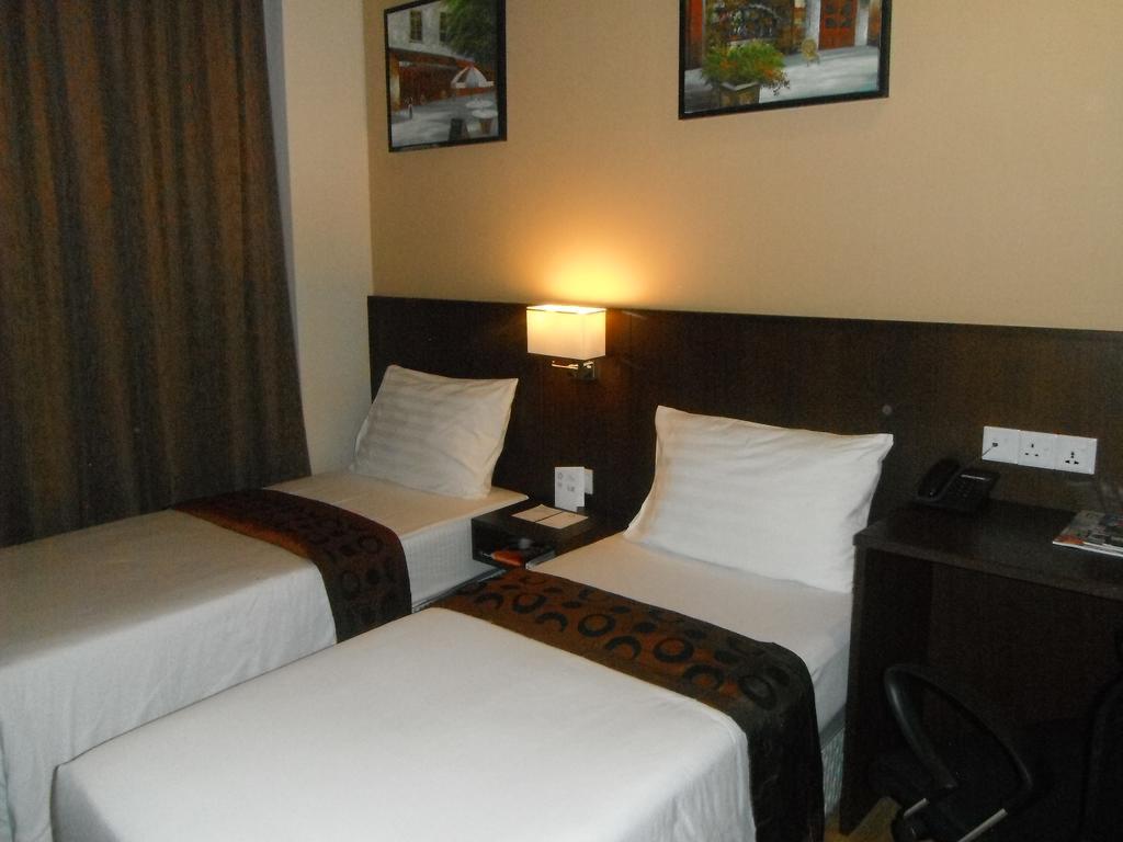 Keoja Hotel Kuala Belait Exteriör bild